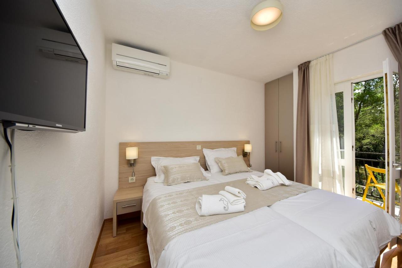 Ferienwohnung In Olive Garden Starigrad Paklenica Exterior foto